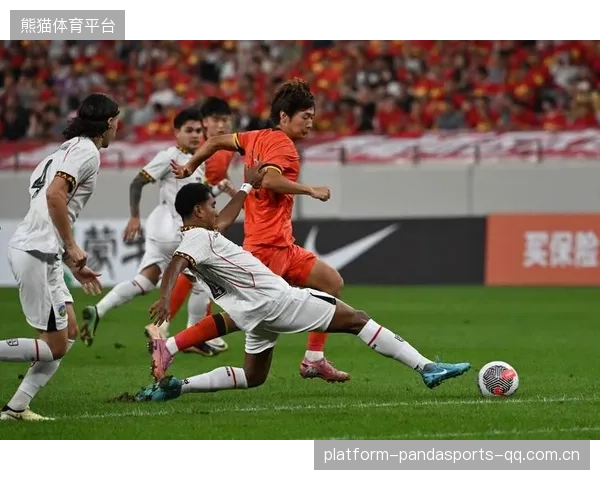 U23国足回国：球迷狂欢、王钰栋“NB”热度爆表、毛伟杰微笑传递力量——中国足球新时代的热血瞬间